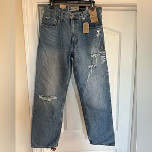 NWT Women’s Levi’s Baggy Jeans with rips